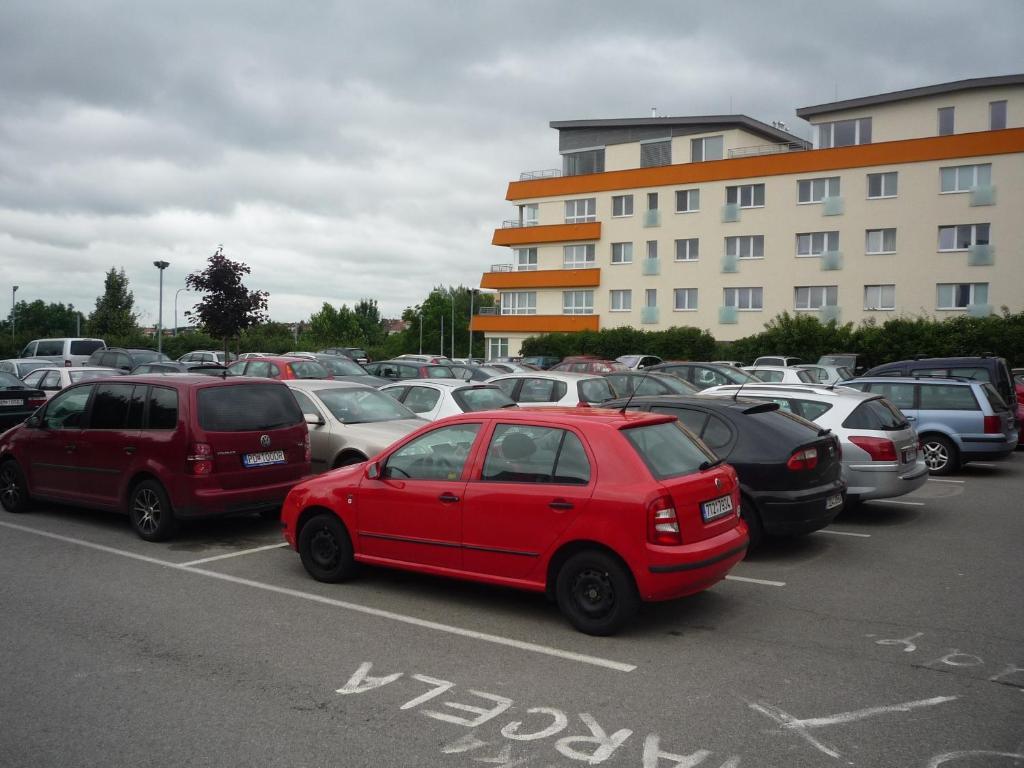 Koleje J.A.Komenskeho Brno Exterior photo